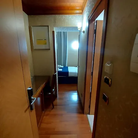 Otel Oscar Mimosa 2*